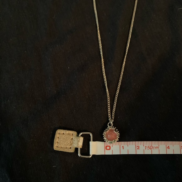 Kendra Scott necklace (rose quartz) - Picture 3 of 5